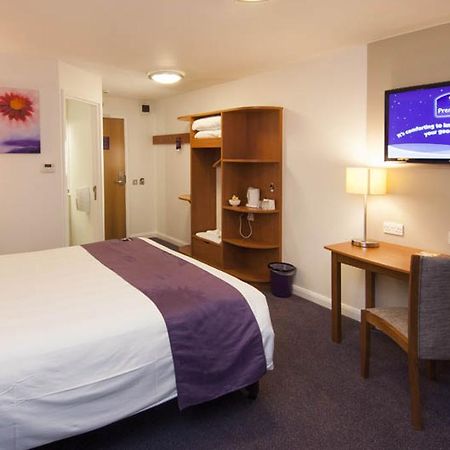 Premier Inn Falkirk East Exterior foto